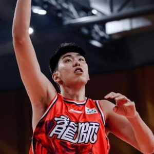 开云体育官网-两战轰37+24！中国男篮22岁2米26中锋崛起：郭艾伦助他再蜕变