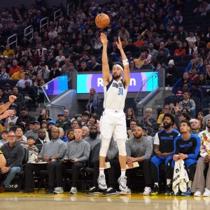 开云体育官网-张佳玮：巅峰水花克莱绕切投有效命中率低库里10% 没人说克有引力